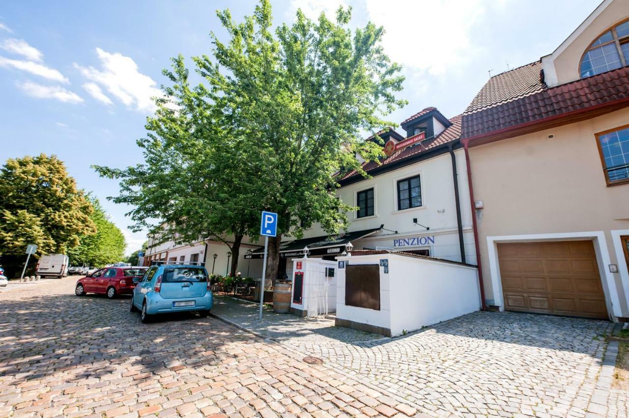 Penzion La Route Prague Exterior photo